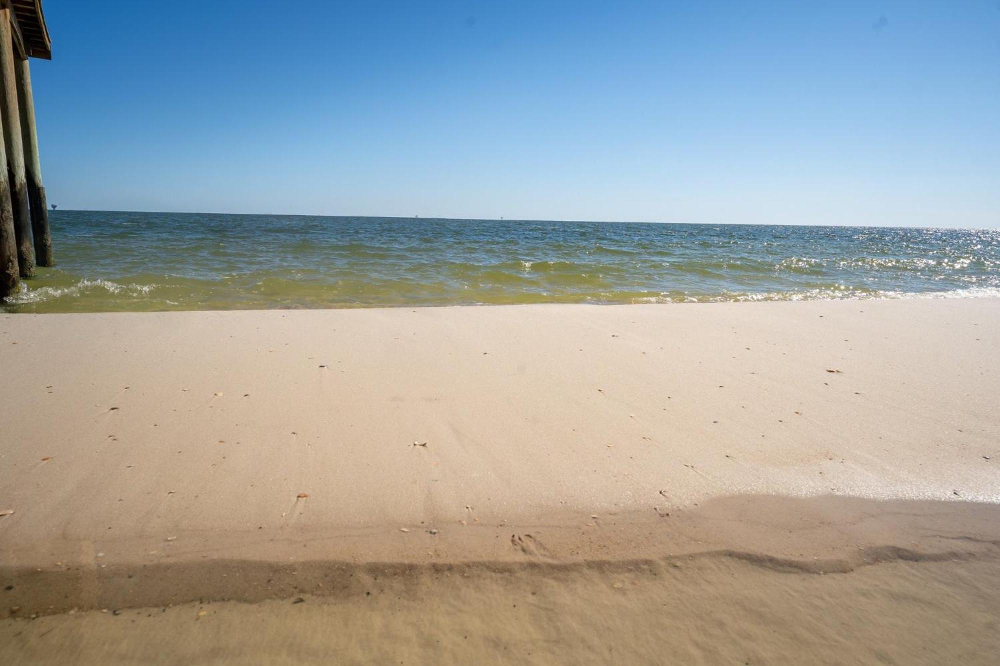 Sun Spot - True Gulf Front Private Home With Lovely Gulf Side Deck, Home Dauphin Island Exterior photo